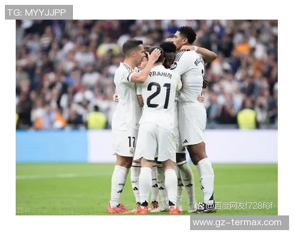 中超精彩对决皇马与巴黎圣日耳曼战成平局乌龙球引发全场热烈反响