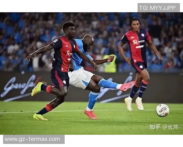 国王杯精彩对决：里昂与那不勒斯激战成平局补时进球引发全场狂欢