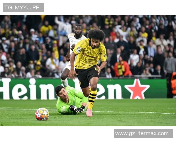 德甲激战：巴黎圣日耳曼大胜皇马乌龙球引发全场狂欢数据分析揭秘