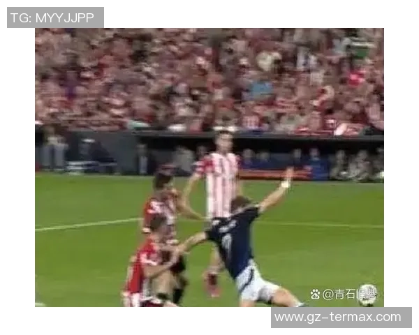 欧联杯激战巴萨凭借红牌风波以1-0战胜曼联全场精彩集锦回顾