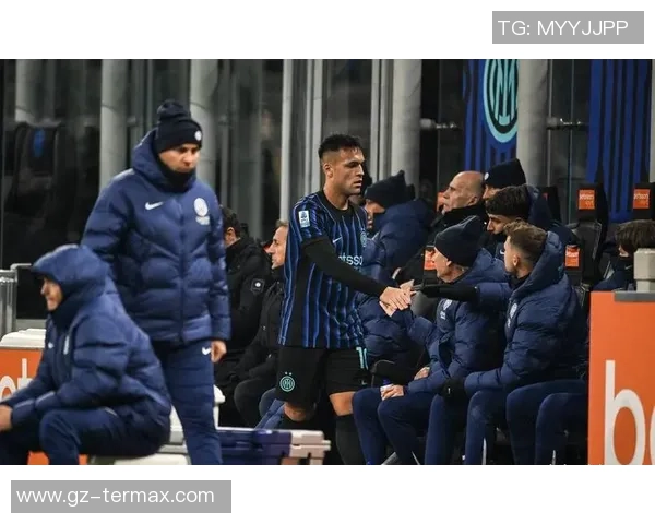 欧冠激战:AC米兰惊险逆转尤文图斯争议判罚引发全场热议 欧冠激战:AC米兰惊险逆转尤文图斯争议判罚引发全场热议