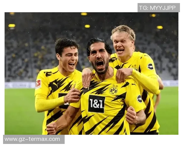 德甲焦点战：多特蒙德与曼联激战成平局绝杀时刻引发全场狂欢