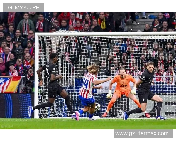 欧冠激战：马竞惊险逆转巴萨全场沸腾的精彩瞬间解析