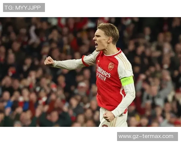 欧冠历史冷门阿森纳大胜曼联6比2乌龙球瞬间点燃全场激情